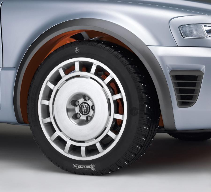  Volvo Adventure Concept Car 2002 года  (фото 6 из 12)